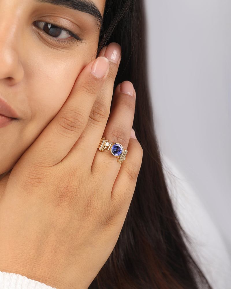 Tanzanite and Diamond 18k Gold Ring