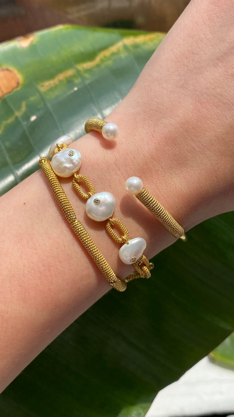 Chunky Textured Links with organic Pearls Bracelet