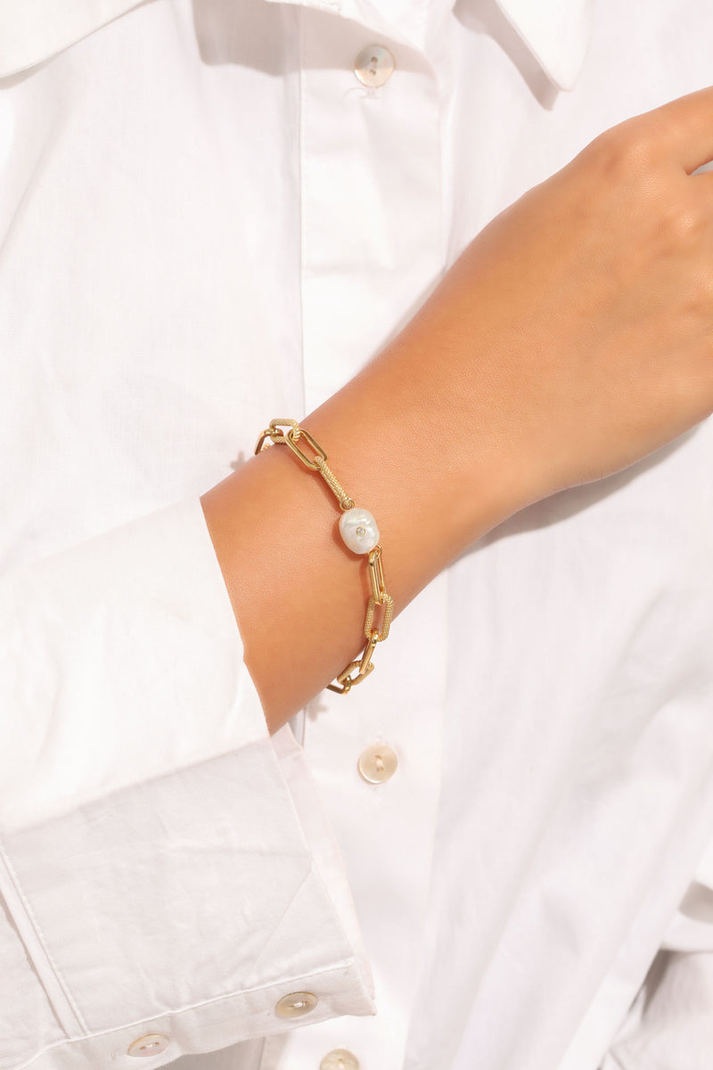 Chunky Link Bracelet with Organic Pearl